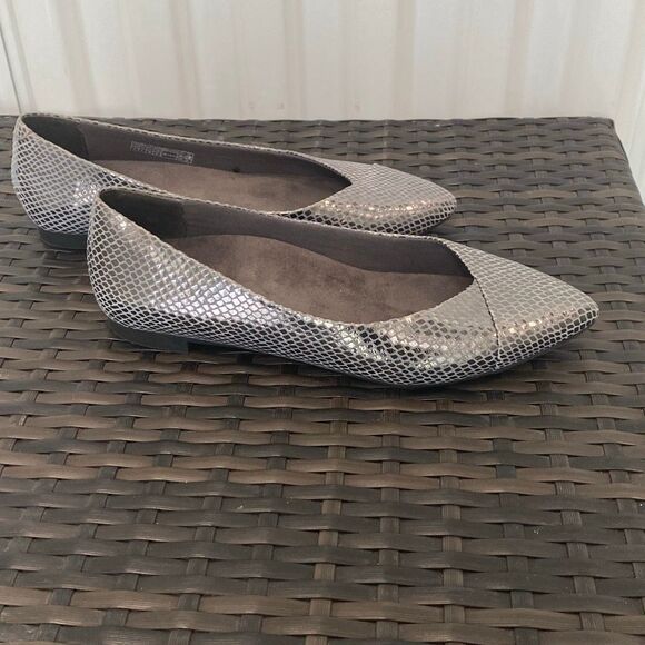 Vionic Caballo ballet flats in snake, print women’s size 8 - Picture 4 of 5